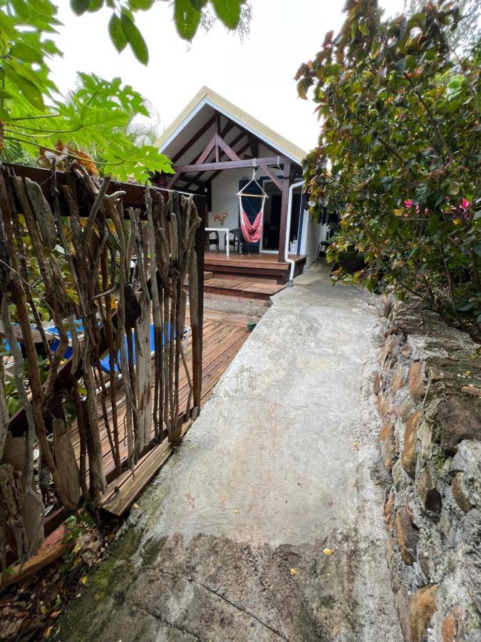 Prune Cafe Deshaies Luaran gambar